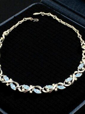 Vintage Lisner Necklace/Choker Blue & Clear Icy Rhinestones Adjustable to 17"